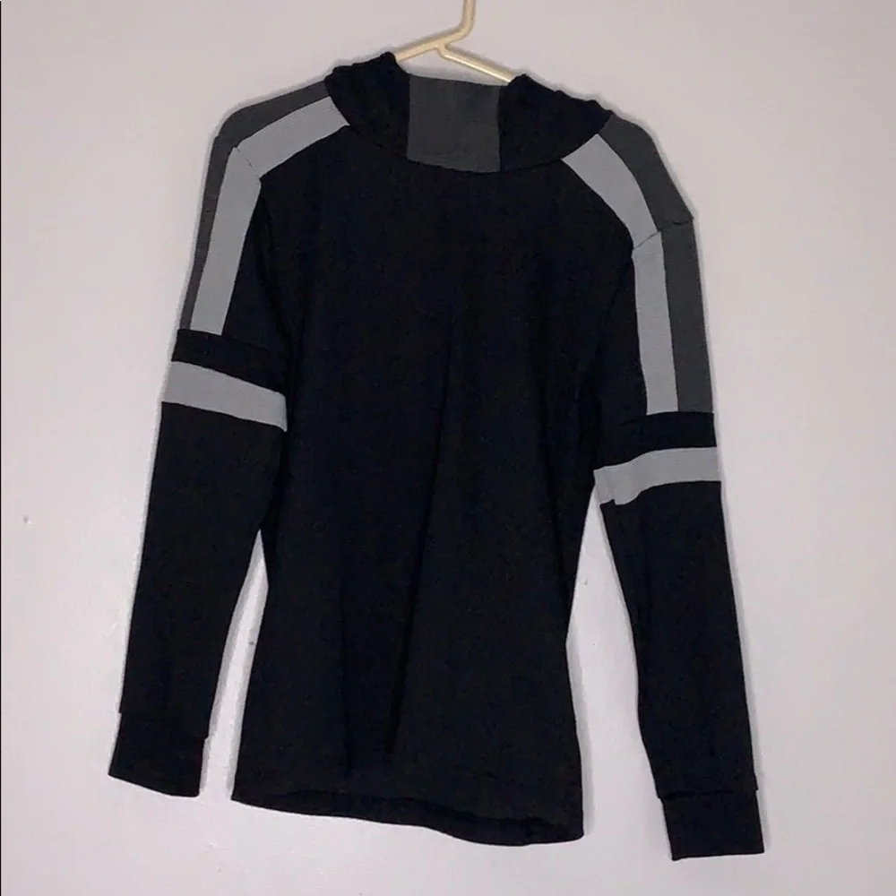 AO Amongst Others Black Hooded Long sleeve thermal shirt black kids medium